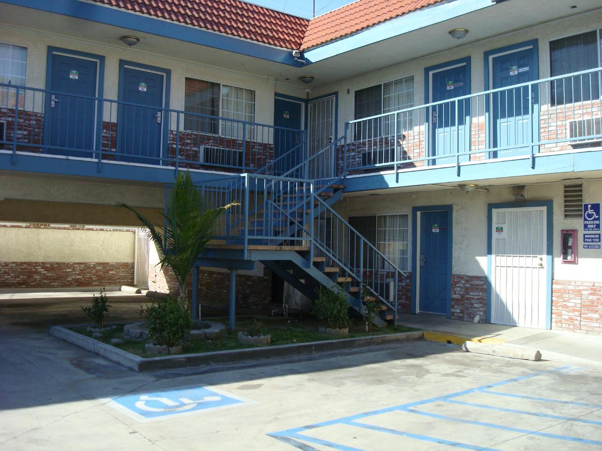 Scottish Inns Long Beach Exterior photo